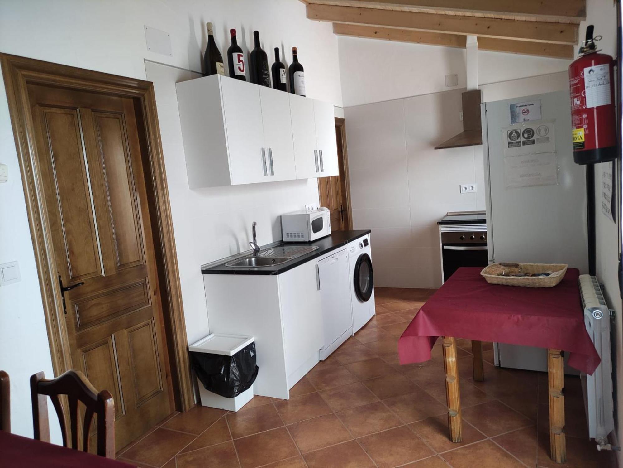 Apartamentos Turisticos Los Abuelos Montemayor de Pililla Екстер'єр фото
