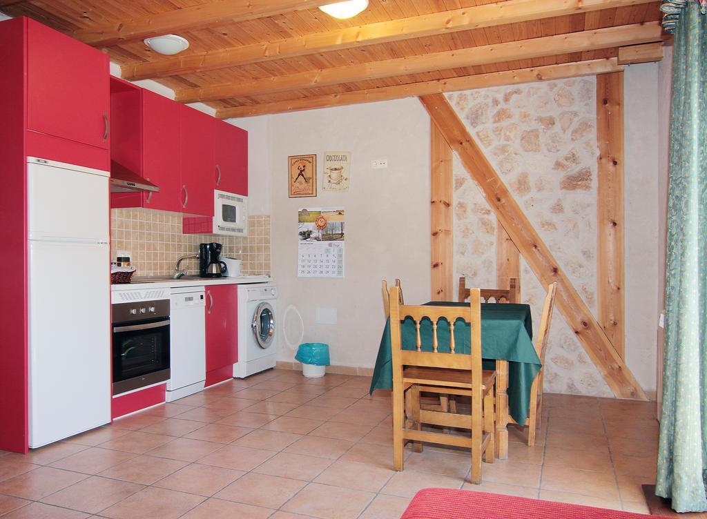 Apartamentos Turisticos Los Abuelos Montemayor de Pililla Екстер'єр фото
