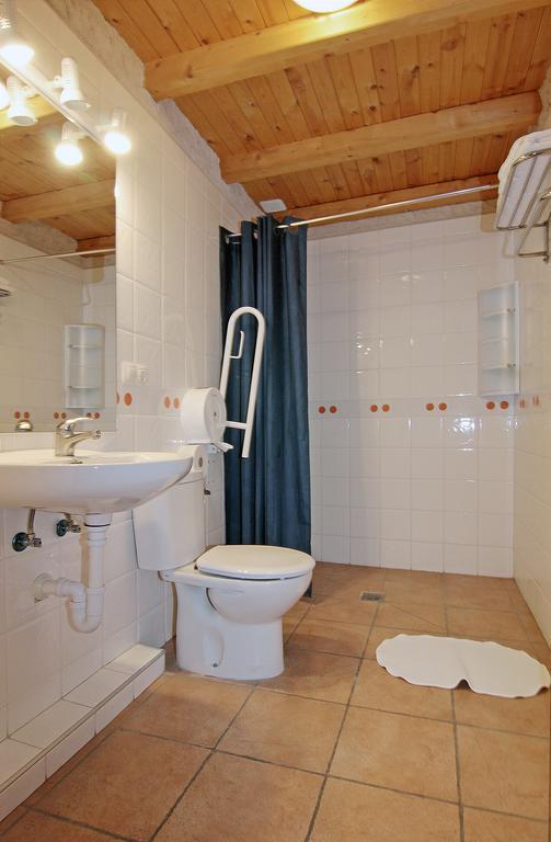 Apartamentos Turisticos Los Abuelos Montemayor de Pililla Екстер'єр фото