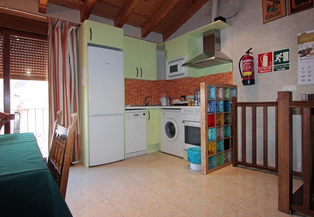 Apartamentos Turisticos Los Abuelos Montemayor de Pililla Екстер'єр фото