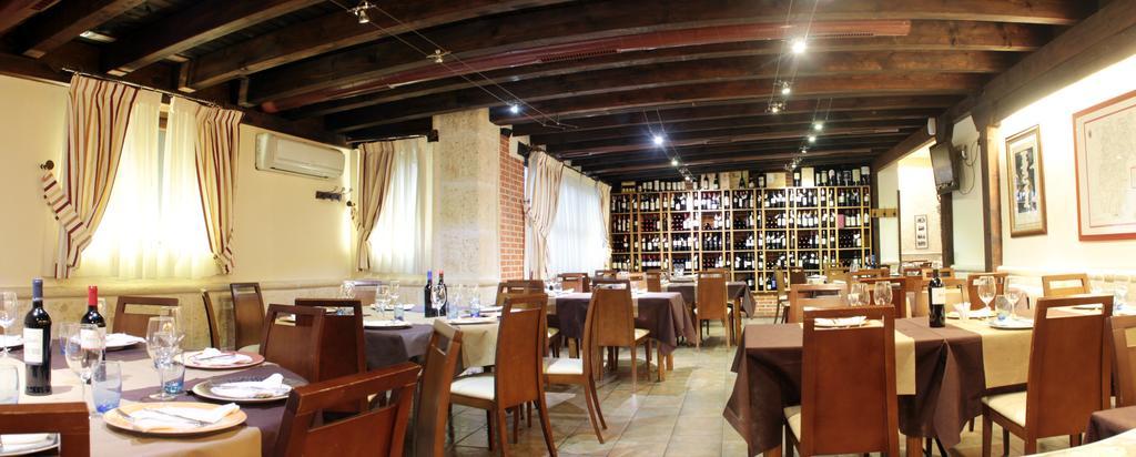 Apartamentos Turisticos Los Abuelos Montemayor de Pililla Екстер'єр фото